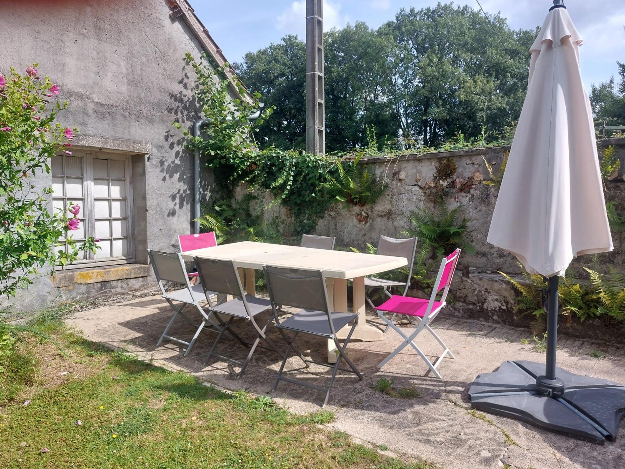 Les Anniquins Villa Ivoy-le-Pré Екстериор снимка